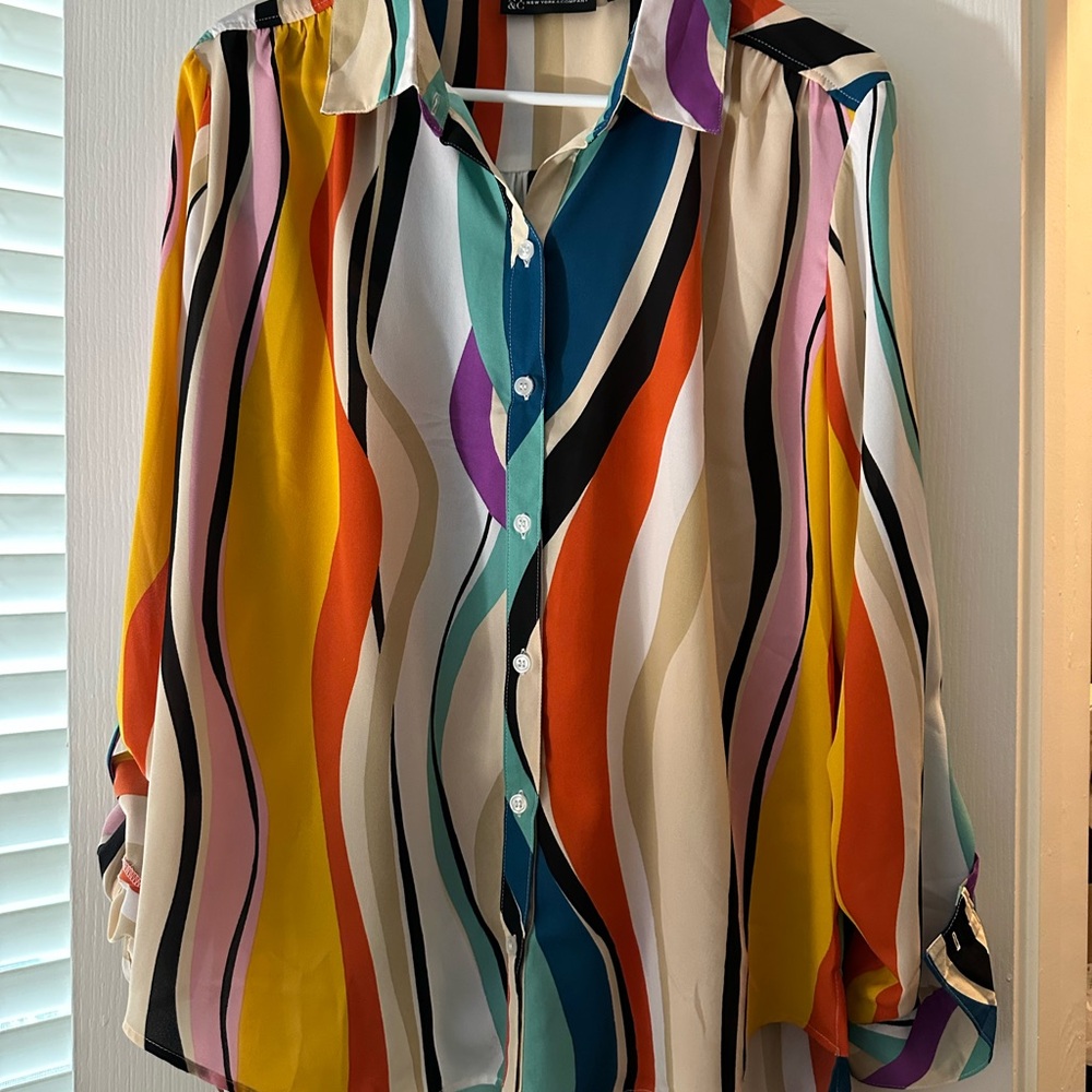 New York & Company Multicolor Wave Button Down Shirt